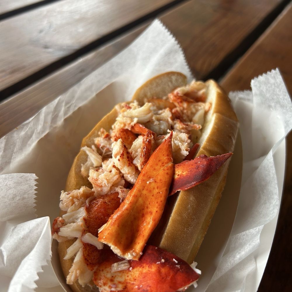 6oz lobster roll 6oz lobster roll