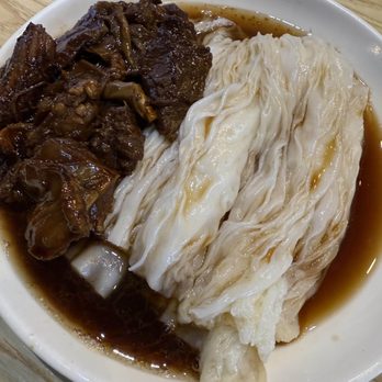 Lee's Kitchen - Rice Rolls with Beef Brisket - Comfort Food Near Me - Bellevue, Washington Lee's Kitchen - Rice Rolls with Beef Brisket - Comfort Food Near Me - Bellevue, Washington