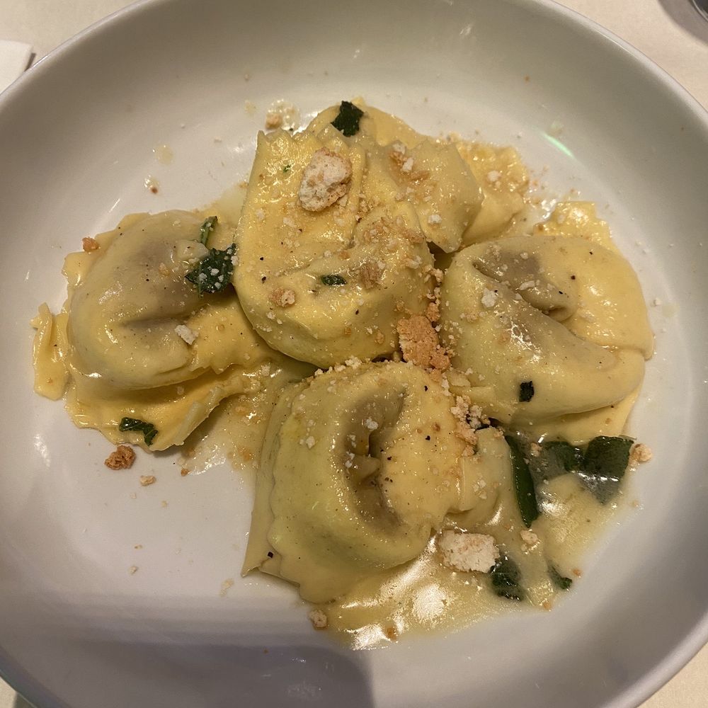 Tortelli de zucca burro e salvi Tortelli de zucca burro e salvi