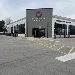 Exterior outside entrance of Blackberry Market - Front of store @veefoodlife - Oak Brook, Illinois Exterior outside entrance of Blackberry Market - Front of store @veefoodlife - Oak Brook, Illinois