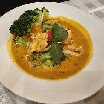 Farmsook Thai Kitchen - Panang chicken with added broccoli - Thai Near Me - Rockville, Maryland