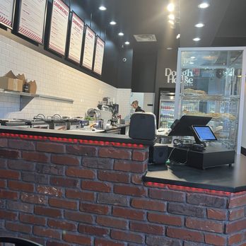 Dough House Pizza - Inside - Pizza Near Me - Wilmington, North Carolina