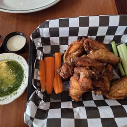 Wings with sauce on side