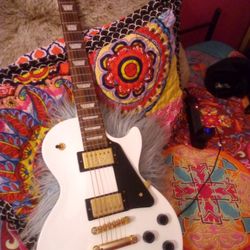 Albuquerque Pawn Shop - Epiphone Les Paul Model Studio series