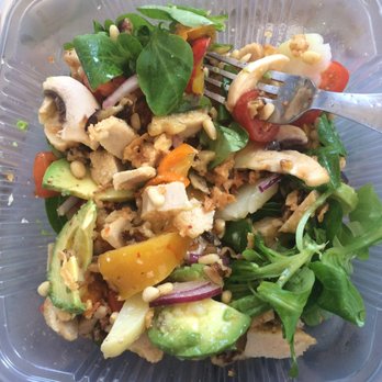 Le Suprême - Mixed up based on lambs lettuce with chicken, avocado etc - Salad Near Me - Nice, 06