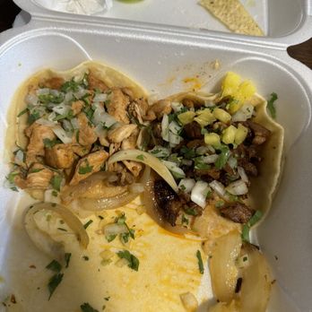 Party loco's Tacos - Taco de pollo y taco Al pastor - Tacos Near Me - Charlotte, North Carolina Party loco's Tacos - Taco de pollo y taco Al pastor - Tacos Near Me - Charlotte, North Carolina