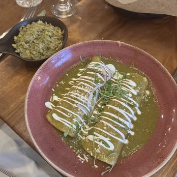 Flor De Maiz - Salsa verde enchiladas - Cocktail Bars Near Me - Santa Barbara, California Flor De Maiz - Salsa verde enchiladas - Cocktail Bars Near Me - Santa Barbara, California