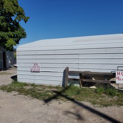Miller's Fruit Market - Parking area