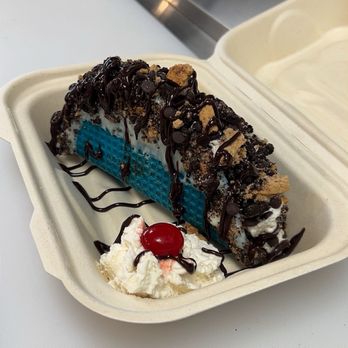BIGGIES Cookies & Cream - Desserts Near Me - Peoria, Arizona BIGGIES Cookies & Cream - Desserts Near Me - Peoria, Arizona