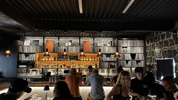EP bar by null