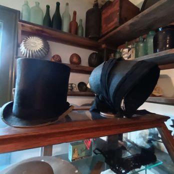 Susan B Anthony Birthplace Museum - Top hat & bonnet famous for the time - examples of items Susan B. Anthony's father would sell at his in-home store. - Museums Near Me - Adams, Massachusetts