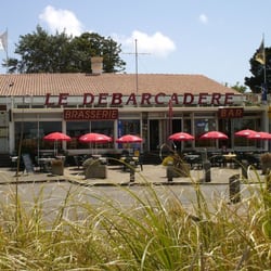 Le Débarcadère - Le bar vu de face
