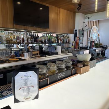 Aloha Vibes - Bar area. - Cocktail Bars Near Me - Kailua-Kona, Hawaii