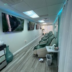 Maulini Esthetics Body And Skin Spa - Waiting area