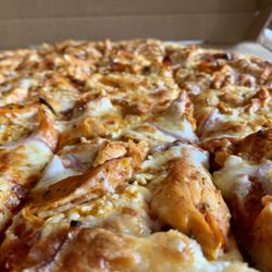 C&M Pizza - Buffalo chicken