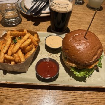 Public School 310 - Fried Chicken Sandwich - Gastropubs Near Me - Culver City, California Public School 310 - Fried Chicken Sandwich - Gastropubs Near Me - Culver City, California