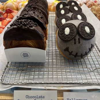 Paris Baguette - Chocolate Supreme Croissant - Coffee & Tea Near Me - San Gabriel, California Paris Baguette - Chocolate Supreme Croissant - Coffee & Tea Near Me - San Gabriel, California