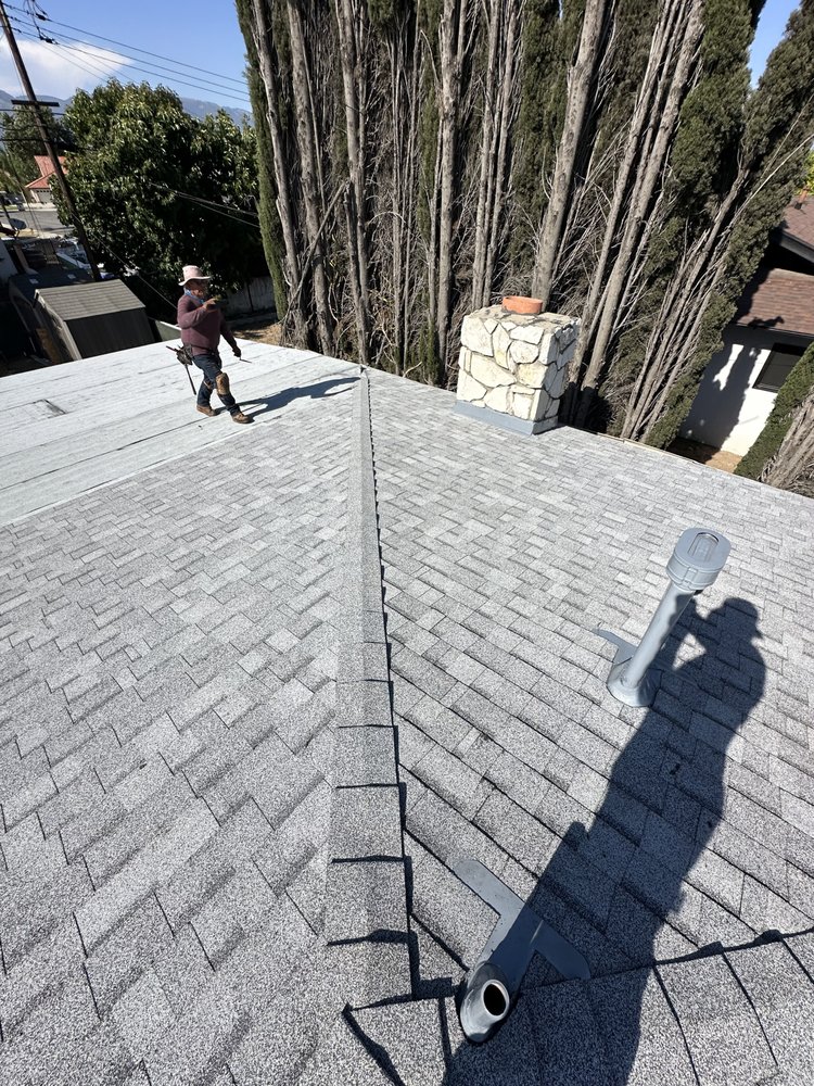 Slide of Del Toro Roofing