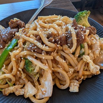 Chloe’s Kitchen - Stir fried udon - Asian Fusion Near Me - Santa Cruz, California Chloe’s Kitchen - Stir fried udon - Asian Fusion Near Me - Santa Cruz, California