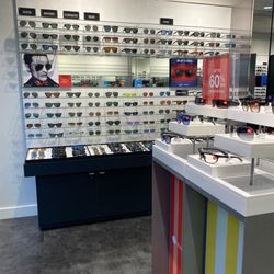 Sunglass Hut - Ray-Ban