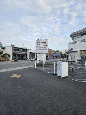 Brentwood Country Mart by null