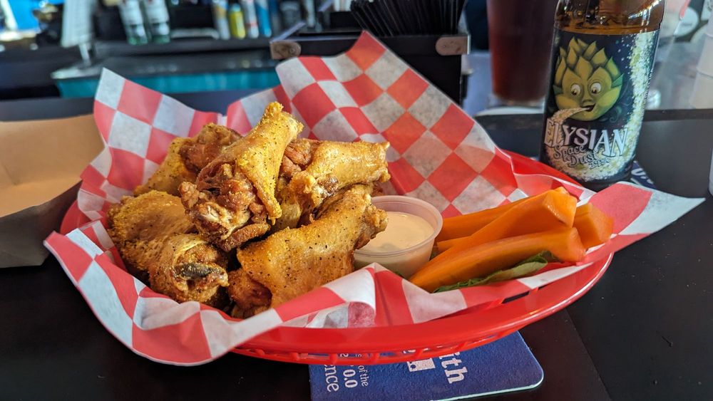 Freddie's Anchor Sports Grill Image