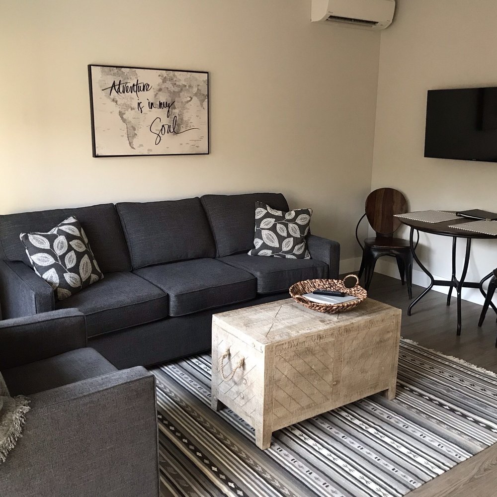 Hotel Roslyn - Main living room - Hotels Near Me - Roslyn, Washington Hotel Roslyn - Main living room - Hotels Near Me - Roslyn, Washington