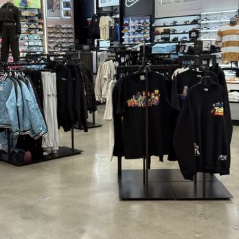 Shoe Palace - Shoe Stores Near Me - Torrance, California