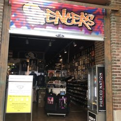 Spencer's - Mall entrance