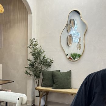 Crema Cafe - decor - Cafes Near Me - Bakersfield, California