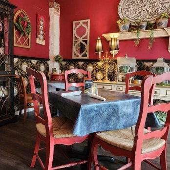 The Ivy House Restaurant - Dining room - Southern Near Me - Williston, Florida The Ivy House Restaurant - Dining room - Southern Near Me - Williston, Florida