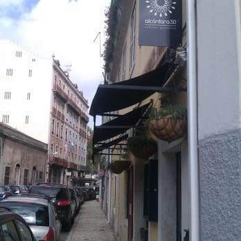 Alcântara 50 - Fachada de perfil - Portuguese Near Me - Lisbon, 11