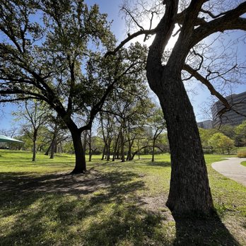 Reverchon Park - Parks Near Me - Dallas, Texas