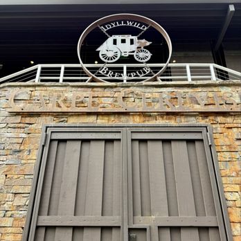 Idyllwild Brewpub - the entrance from below - Brewpubs Near Me - Idyllwild, California