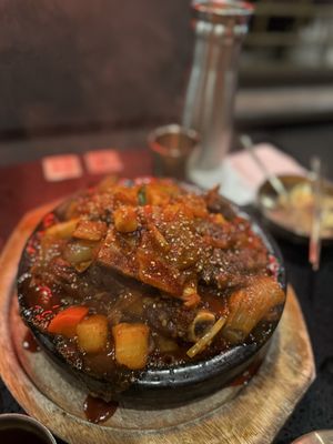 Daeho kalbijjim & beef soup by null