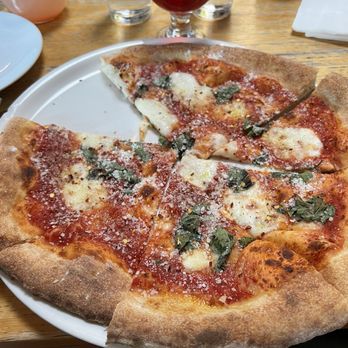 East End Gastropub - Margharita pizza - Beer Bar Near Me - Capitola, California East End Gastropub - Margharita pizza - Beer Bar Near Me - Capitola, California