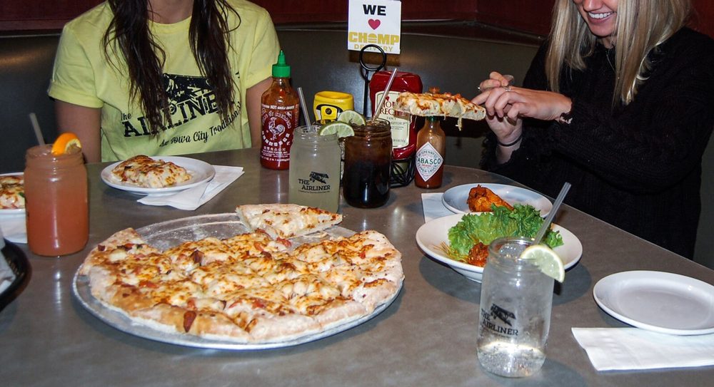 THE AIRLINER 37 Photos & 109 Reviews Pizza 22 S Clinton St, Iowa City, IA Restaurant