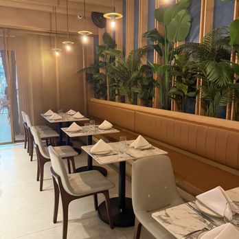 Aromas del Peru - Inside decor - Peruvian Near Me - Coral Gables, Florida Aromas del Peru - Inside decor - Peruvian Near Me - Coral Gables, Florida