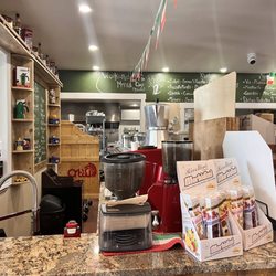 Grove Hall Farms Italian Kitchen and Deli - I enjoyed a delicious latte made by a most kind and genuine gentleman.