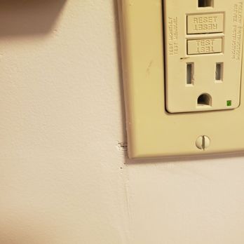 Center Point Renovations - terrible dry wall "finishing" - Kitchen & Bath Near Me - Colorado Springs, Colorado