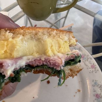 Baskette - Cafes Near Me - Seattle, Washington
