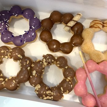 Donutchew - Fair Oaks Mall - Desserts Near Me - Fairfax, Virginia