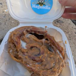 Magandia - Dulce de leche cinnamon roll! (Delicious!)