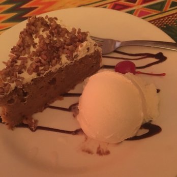 Eat At Davids - Carrot cake with ice cream - American Near Me - Puerto Vallarta, JAL