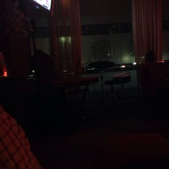 Mantra - Live music on a full Saturday night....musicians are on break right now but you can kind've see the instruments - Indian Near Me - Paramus, New Jersey