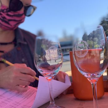 Locals Tasting Room - Wine Tasting Room Near Me - Geyserville, California Locals Tasting Room - Wine Tasting Room Near Me - Geyserville, California