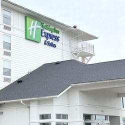 Holiday Inn Express & Suites Pigeon Forge - Sevierville