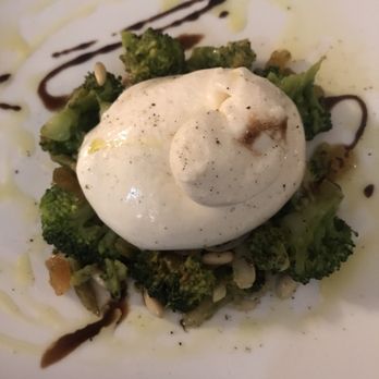Retro Bottega - Burratatini over broccoli with pine nuts and raisins. - Italian Near Me - Paris, 75 Retro Bottega - Burratatini over broccoli with pine nuts and raisins. - Italian Near Me - Paris, 75