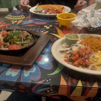 TNT on the Lake - The vegetarian burrito and the vegetarian Fajitas - Mexican Near Me - Lakeport, California TNT on the Lake - The vegetarian burrito and the vegetarian Fajitas - Mexican Near Me - Lakeport, California