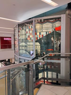 Montreal Eaton Centre by null